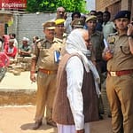 फतेहपुर गोलीकांड की कहानी, दहलीज पर तड़पते रहे बेटा-बहू, 40 मिनट तक दुनाली लहराता रहा पिता 70f469a119394486ec39a3f2f33fa597