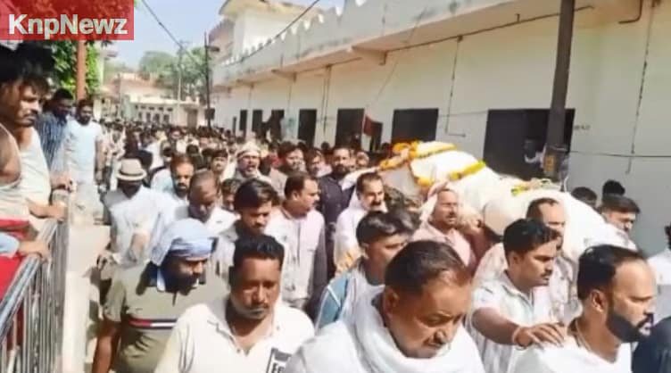 निर्मला सिंह को अश्रुपूर्ण विदाई, अंतिम दर्शन के लिए उमड़ी भीड़ 6 निर्मला सिंह को अश्रुपूर्ण विदाई, अंतिम दर्शन के लिए उमड़ी भीड़