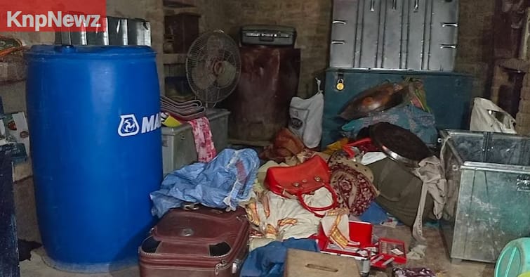 रायबरेली में बेखौफ चोरों का आतंक, दीवार तोड़कर घर में घुसे और लाखों का माल ले उड़े 9 रायबरेली में बेखौफ चोरों का आतंक, दीवार तोड़कर घर में घुसे और लाखों का माल ले उड़े